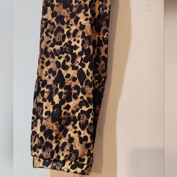 Women's Cheetah Print Lightweight Jogger, Size L - Picture 6 of 11